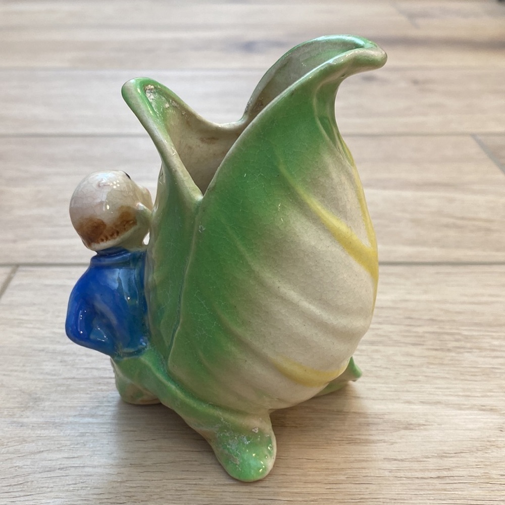 Vintage Leaf Gnome Vase Planter - Picture 4 of 11